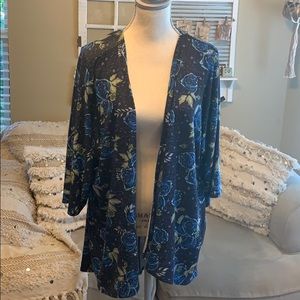 Brand New Medium LuLaRoe Lindsay
